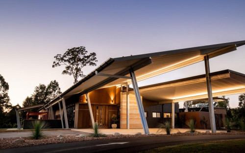 Kate Berry / Australia Zoo - The Crocodile Hunter Lodge