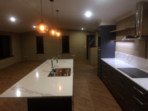 10 Sanderson Rd kitchen
