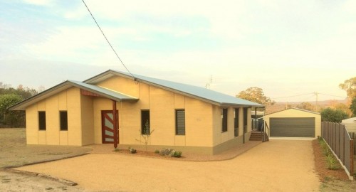 10 Sanderson Rd front with fence
