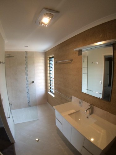 10 Sanderson Rd master ensuite